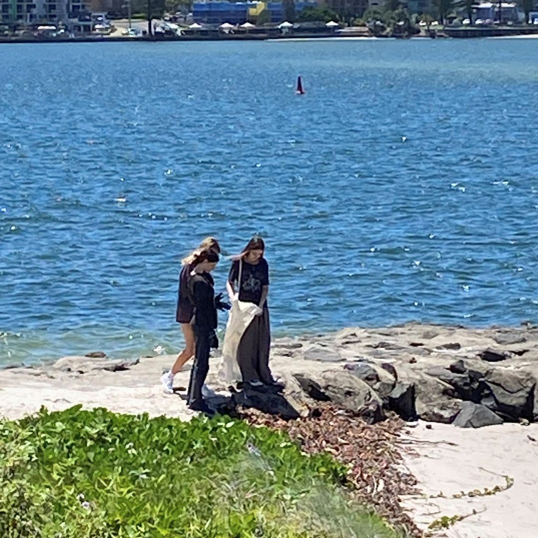 Beyond the classroom – Kairos fosters civic responsibiilty through beach clean up